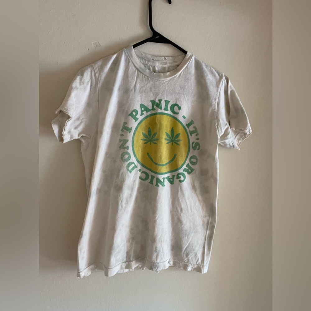 Women Graphic Tee.